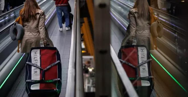 Los pasajeros no tendrán que sacar líquidos y portátiles en los aeropuertos españoles a partir de 2024