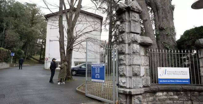 Un alumno mata a puñaladas a su profesora en el País Vasco francés