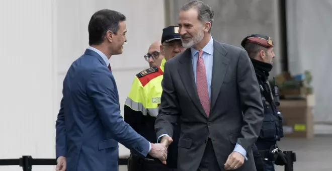 Aragonès i Colau tornen a evitar la recepció de Felip VI al MWC però el saluden un cop dins del recinte