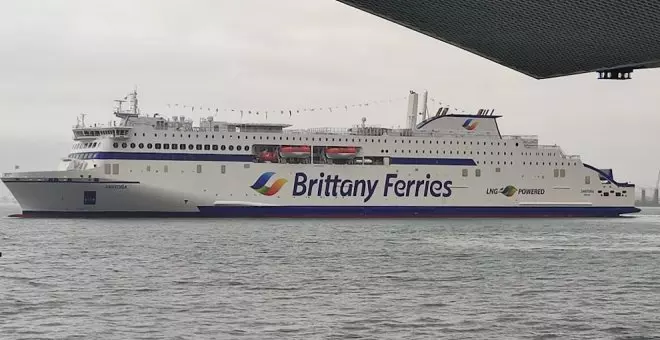 El Santoña, primer barco de Britanny Ferries con nombre cántabro, ha comenzado su andadura