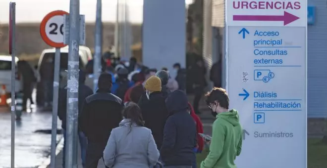 El colapso en la sanidad pública madrileña ya genera listas de espera en los seguros privados