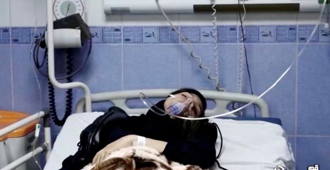 Aumentan los envenenamientos por gas en los colegios femeninos iraníes con cientos de niñas hospitalizadas este sábado
