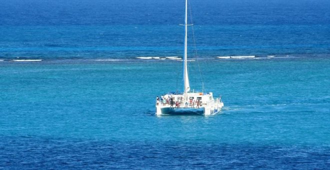 A la aventura en Ibiza: descubre la isla desde el mar con un catamarán