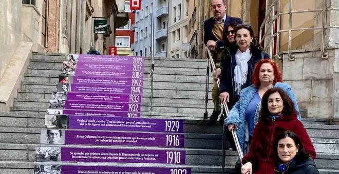 Dos escaleras de la ciudad visibilizan hitos que las mujeres han superado a lo largo de la historia