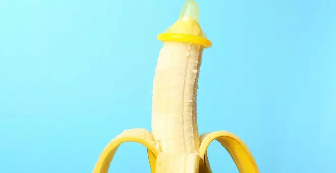 Colocar un condón en un plátano: así es la educación sexual en las escuelas​