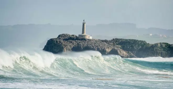Cantabria estará este lunes en alerta naranja por oleaje y amarilla por viento