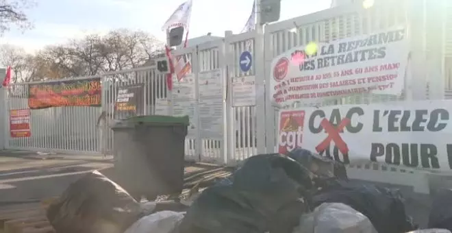Las calles de París acumulan 5.400 toneladas de basura por la huelga contra las reformas de Macron