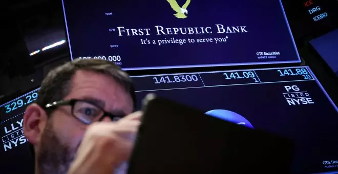 El First Republic Bank se desploma en bolsa un 31,5% a pesar del rescate de la gran banca estadounidense