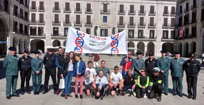 La carrera de relevos solidaria '15Q' cruza Cantabria
