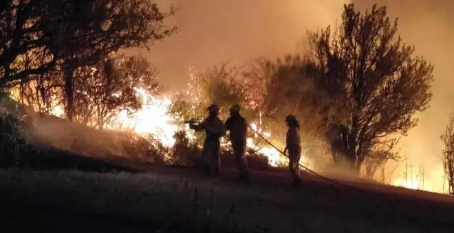 Bajan a tres los incendios forestales activos en Cantabria