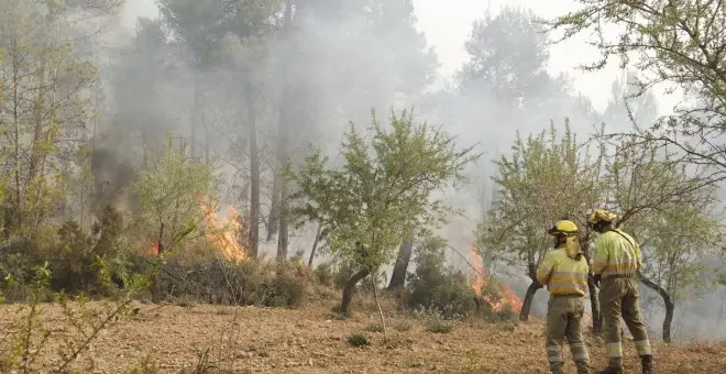 La meteorología da una "ventana de oportunidad" para estabilizar el incendio de Villanueva de Viver
