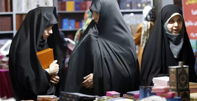 La Policía iraní anuncia que usará cámaras para identificar a mujeres sin velo