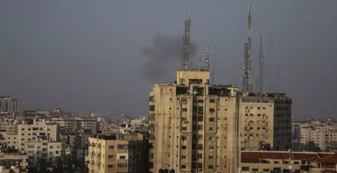 Israel ataca Siria con artillería y por aire tras denunciar el lanzamiento de seis cohetes