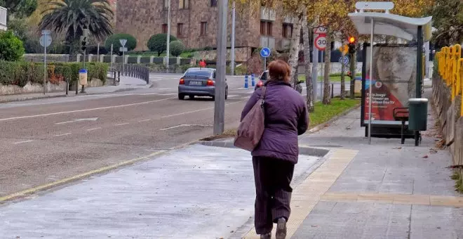 El Ayuntamiento instalará cerca de 60 nuevas marquesinas en las paradas del TUS