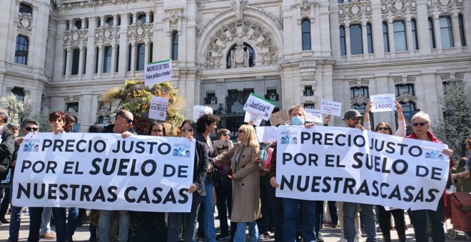 Miles de madrileños, en riesgo de quedarse sin casa por las políticas de Almeida