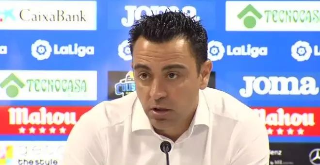 Xavi se queja del estado del césped y del sol tras su empate sin goles ante el Getafe