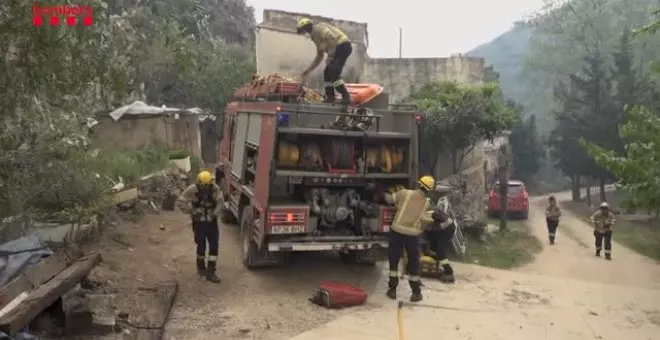 El incendio en los Pirineos avanza sin control y alcanza la localidad gerundense de Portbou