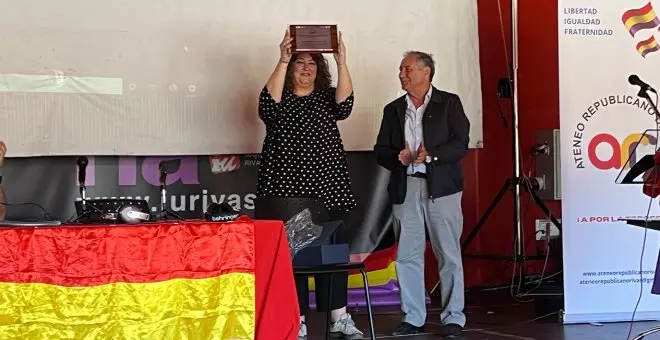 Virginia P. Alonso recoge el Premio Ateneo Republicano de Rivas: "No puede haber modelo más justo que la República"