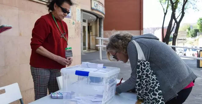 Arranca la consulta ciudadana por la sanidad pública en Madrid con más de diez mil voluntarios