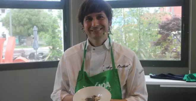 El chef Sergio Bastard protagoniza una masterclass con jibia y algas de Noja en el segundo fin de semana de las Jornadas 'Noja en su Tinta'