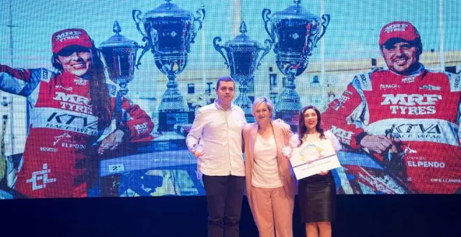 Camargo premia a Sara Fernández y Efrén Llarena por sus logros en el Campeonato de Europa de Rallys