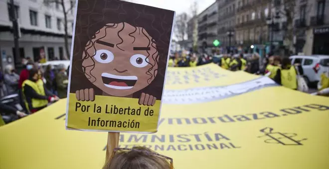 El CPJ denuncia las contradicciones de la UE en materia de libertad de prensa pero omite el caso de Pablo González