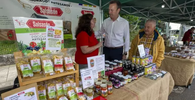 Cientos de visitantes acuden al Mercado Agroalimentario de Primavera de Villaescusa