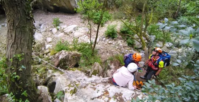 Rescatado un hombre accidentado cuando realizaba la vía ferrata La Calera, en Ramales