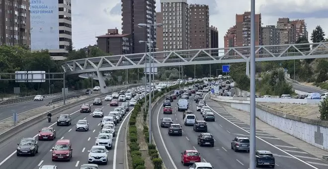 Retenciones en las salidas de Madrid por el puente de San Isidro