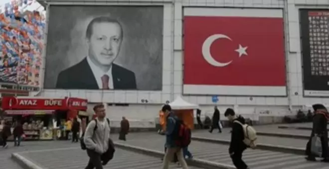 Erdogan afronta con ventaja la reelección en segunda vuelta ante una oposición debilitada