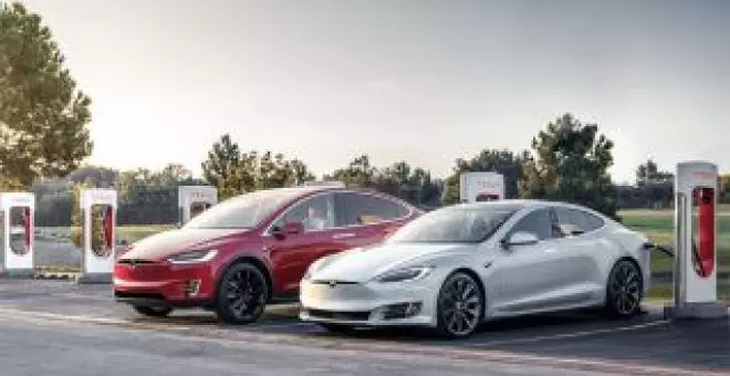 Clientes de Tesla demandan a la marca por reducir deliberadamente la autonomía de sus coches