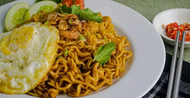 Pato confinado - Receta de bami goreng: los fideos fritos más populares de Indonesia