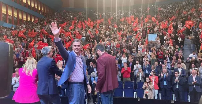 Pedro Sánchez llega a un Palacio de Festivales abarrotado