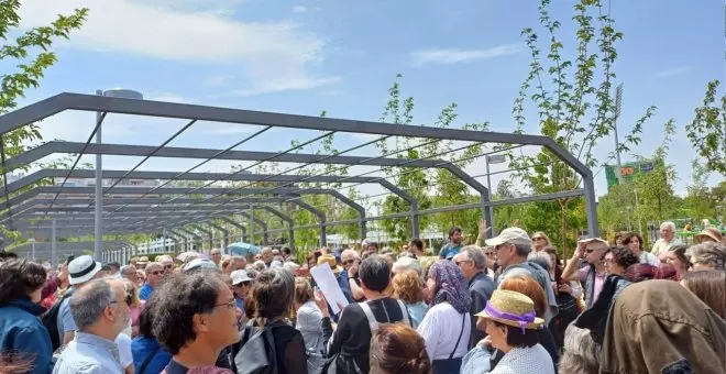 Ayuso saca rédito por un parque que el PP convirtió en un campo de golf y ha sido recuperado por los vecinos