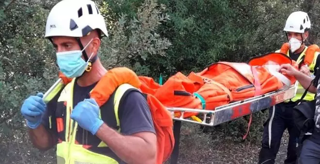 Evacuada una parapentista que se lesionó una pierna al sufrir un accidente en Oyambre