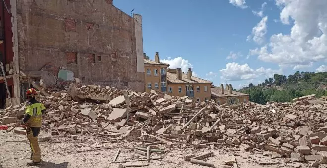 Un edificio de cinco plantas se derrumba por completo en Teruel, aunque no hay daños personales