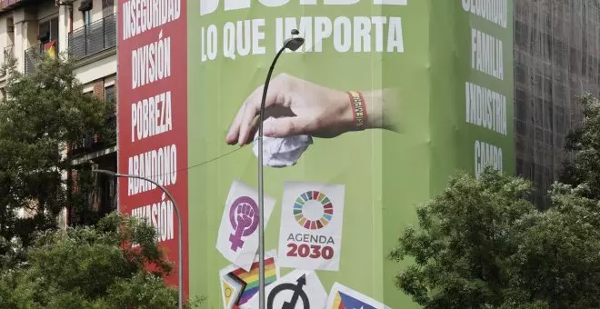 El PSOE denuncia a la JEC la lona de Vox que ataca al movimiento LGTBI por ilegal y posible delito de odio