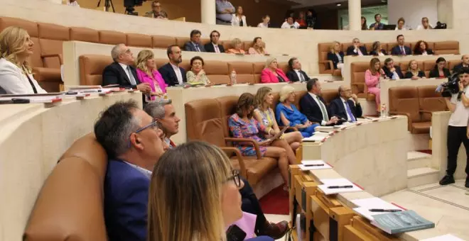 Arranca la undécima legislatura del Parlamento de Cantabria, con 17 caras nuevas