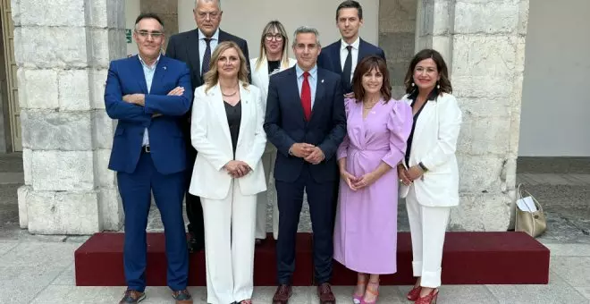 "El PP se retrata y consigue la Presidencia del Parlamento con el apoyo de Vox"