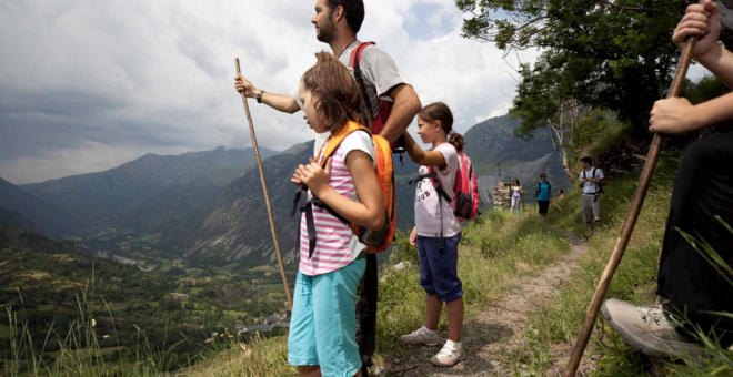 Ocho excursiones fáciles para hacer con niños este verano en Catalunya