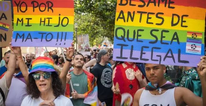 Moriyón reacciona tras la manifestación del sábado e iluminará el Ayuntamiento gijonés con los colores LGTBI