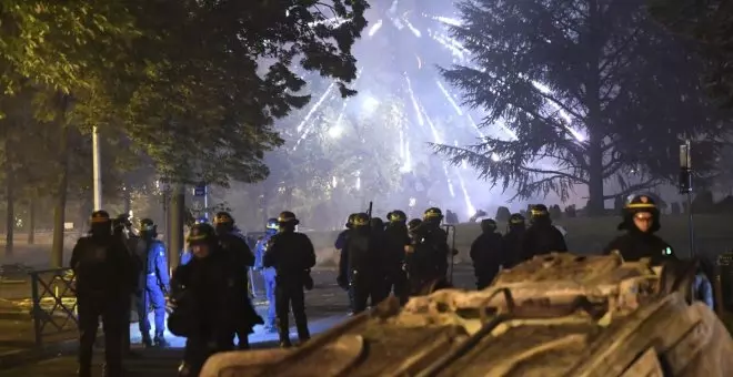 Francia vive otra tensa noche de disturbios con 667 detenidos más