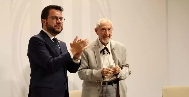 Josep Vallverdú rep la medalla centenària de la Generalitat