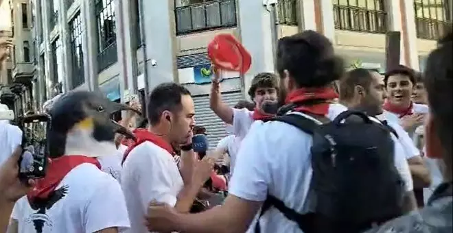 Un reportero de RTVE denuncia "acoso" en San Fermín: "Humillarnos está de moda"
