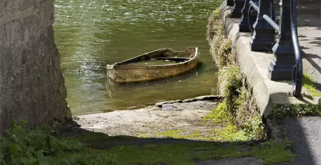 Para leer en la piscina / Tres hombres en una barca