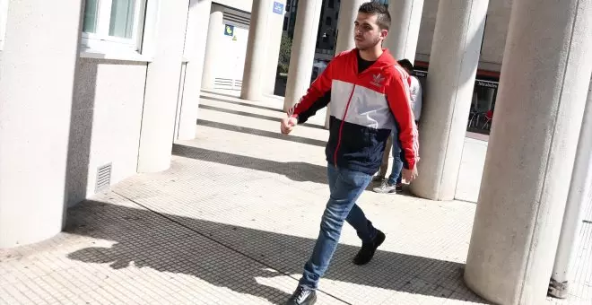 El joven que agredió a Rajoy acuchilla a un periodista de 'La Voz de Galicia'