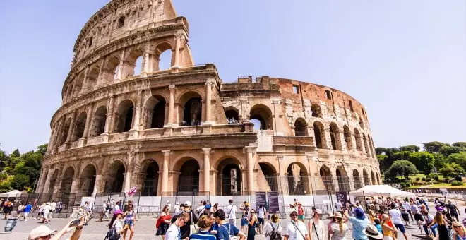 Las paredes del Coliseo de Roma vuelven a sufrir las pintadas de varios turistas