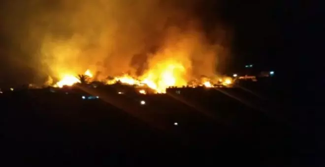 El fuego sigue devorando La Palma con tres focos activos