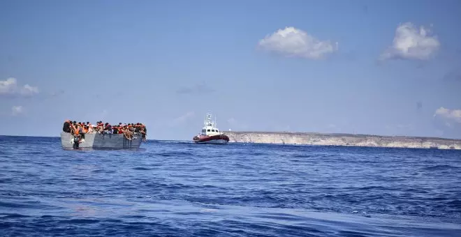 Buscan a cuatro migrantes desaparecidos tras varios días a la deriva en Almería