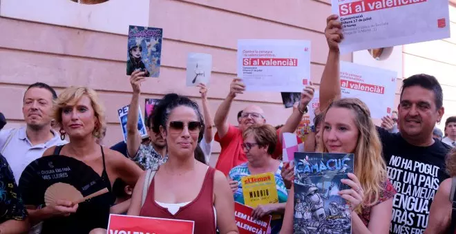 Les revistes en català vetades tornen a la biblioteca de Borriana gràcies a la pressió